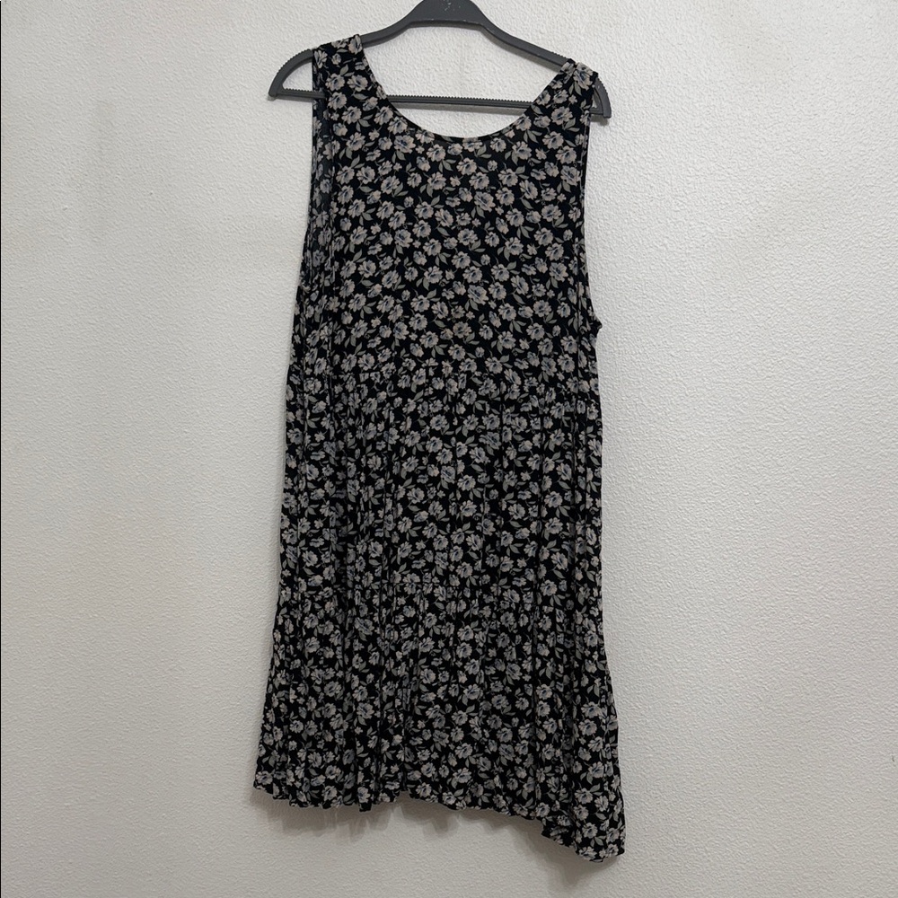 American Eagle Outfitters Black and White Floral Midi Dress